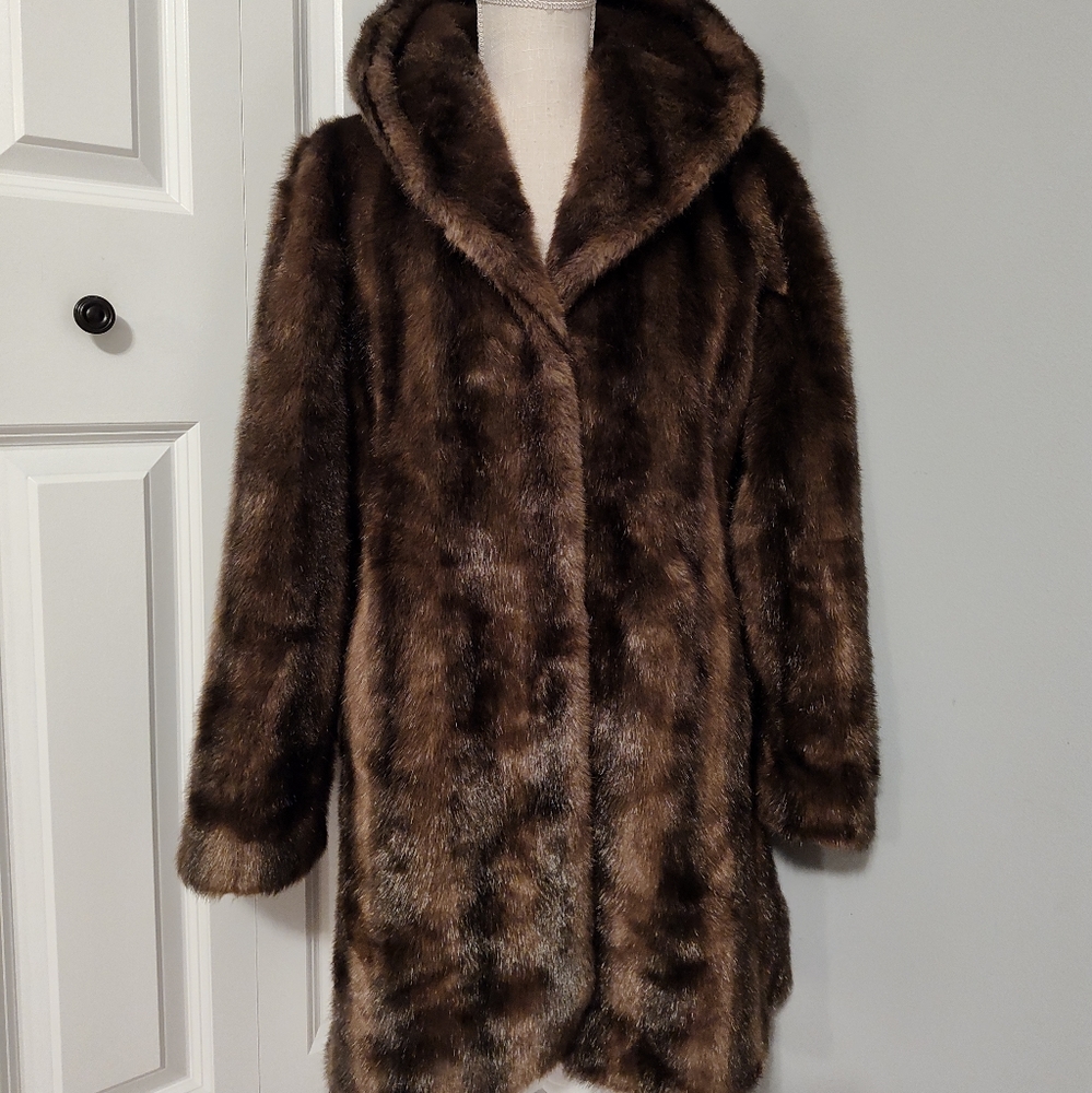 🖤Vintage 70's EUC Dennis by Dennis Basso Hooded Faux Fur Overcoat, Midlength XS - Picture 3 of 14